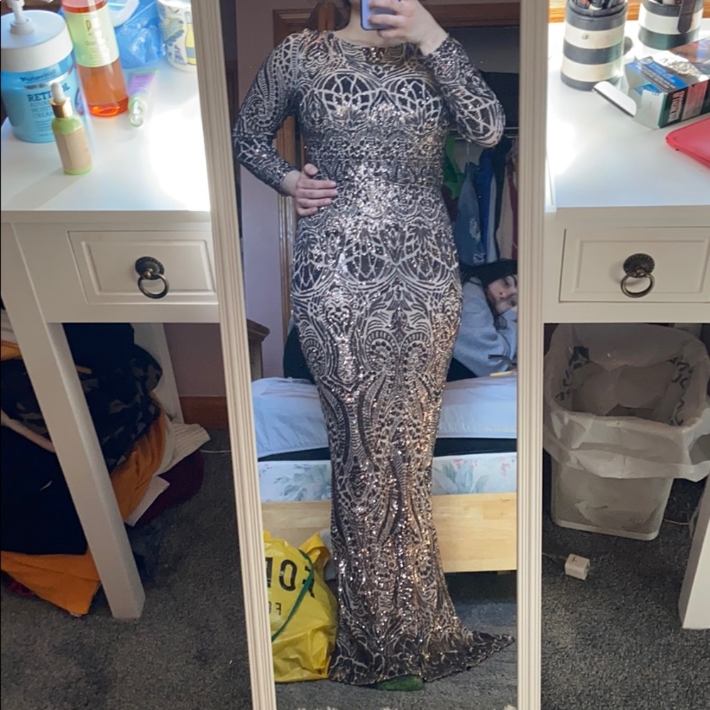 Lord & Taylor Gold Sequin Pattern Gown